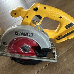 DeWalt DC390 18V Cordless Circular Saw with battery and blade