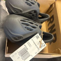 Yzy Foam Rnr Infant Size 4k Made By Adidas 