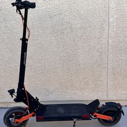 Joyor S5 (800W) Electric Scooter for Sale in North Las Vegas, NV