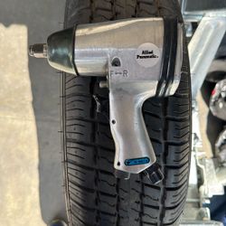 Pneumatic Half-Inch Impact Wrench