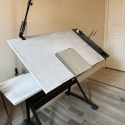 Adjustable Art Desk 