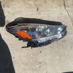 Prius V Right side Headlight 