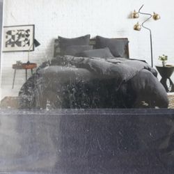 Home & Hearth 4 PC. Sheet Set Queen 800 T. C. 100% Egytion Cotton Size Medium Gray In Color 