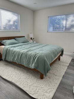 Area Rug 9’10” x 8’