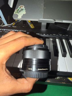 35mm 1.8 Sony E mount lens