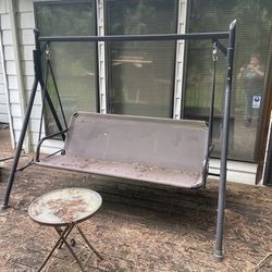 Outdoor Swing Bench Great Condition 