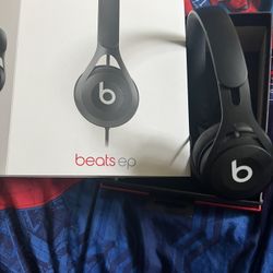 Dre Beats Wired Brand New Basically Don’t Use Them.