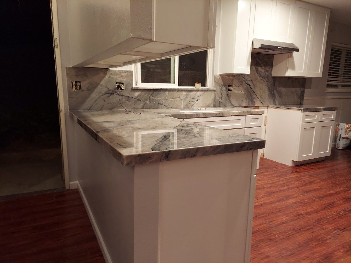 Granite/ quartz countertops