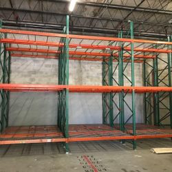 Used & New Pallet Racking Beams Uprights Wire Decks Forklifts 