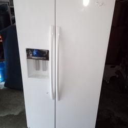 Whirlpool White 26.2 Cu Ft Side By Side Fridge/Freezer 