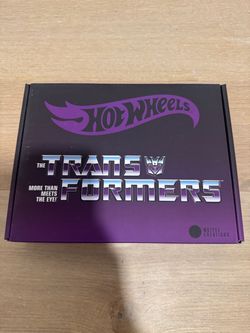 Hot Wheels × Transformers Nemesis Prime (Mattel Creations Exclusive)