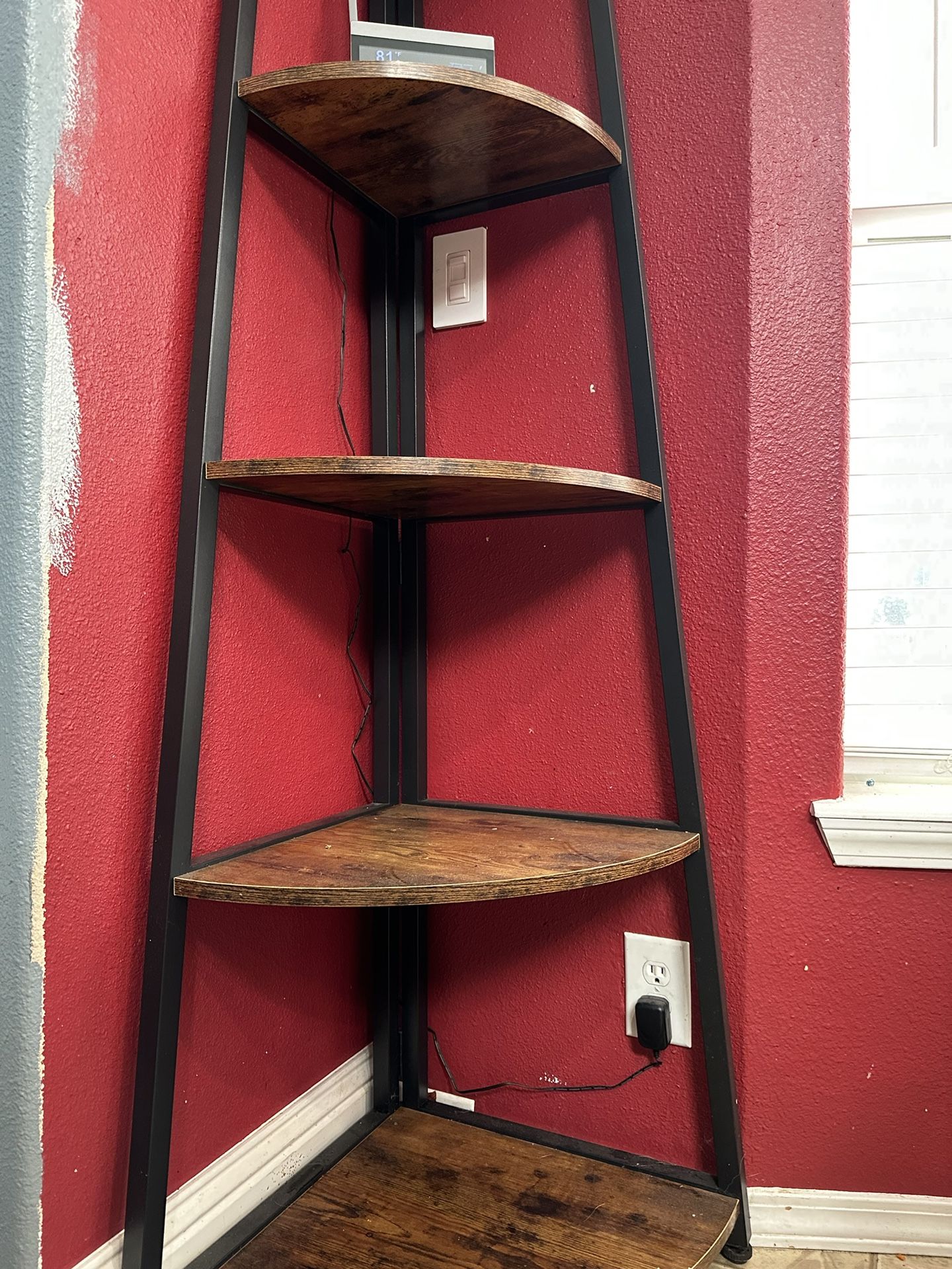 Corner Shelves 