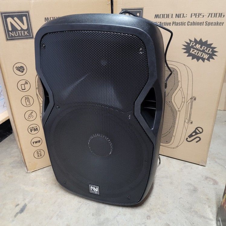 15 Inch New Bluetooth Speaker SD Card Slot USB Port FM Radio Microphone Included For Karaoke ( Bosina ) Bz3