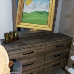 Dresser With Mirror