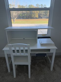 White Desk 
