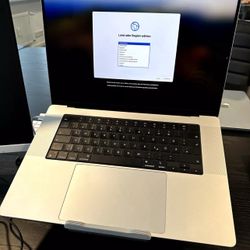 Pro Laptop M3 Max Chip mit 14‑Core CPU - neuwertiger Zustand 36GB RAM