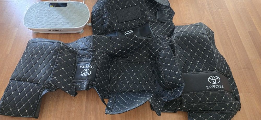 2020-2024 Toyota Camry Luxury Floor Mat