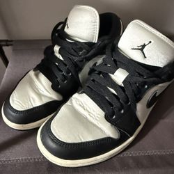 Air Jordan 1 Women’s Size 7