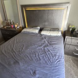 Queen Bed And Tables 