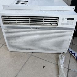 LG AC Window Unit. Great Condition. COLD