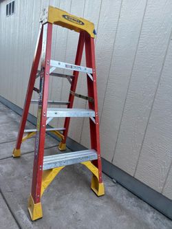 4ft Fiberglass Ladder - Werner