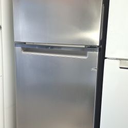 STUDIO SIZE REFRIGERATOR (WHIRLPOOL)DELIVERED.