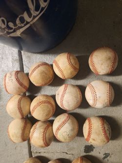Baseball balls/ bucket