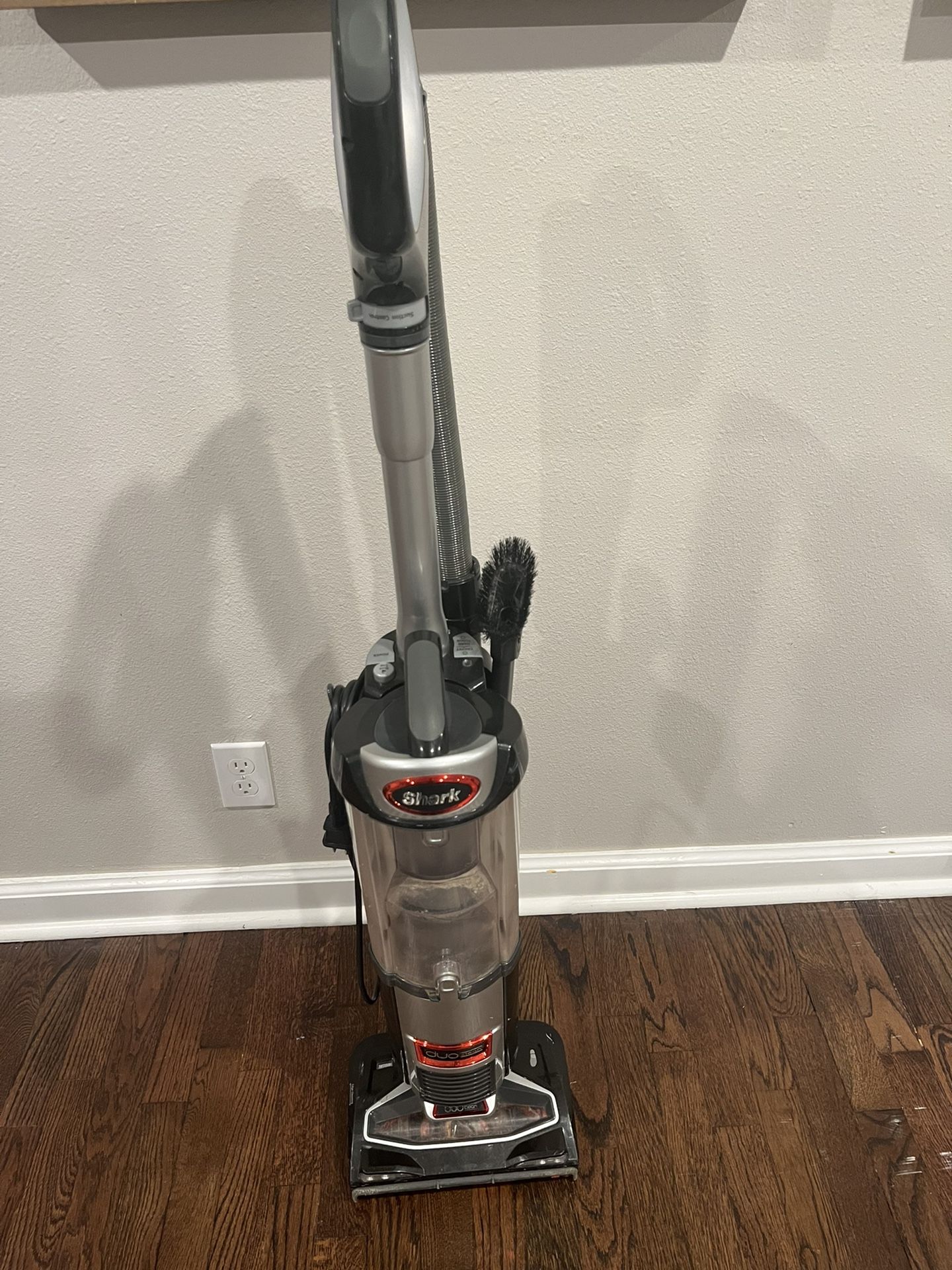 Shark DuoClean NV202 26 Vacuum for Sale in Lacey, WA OfferUp