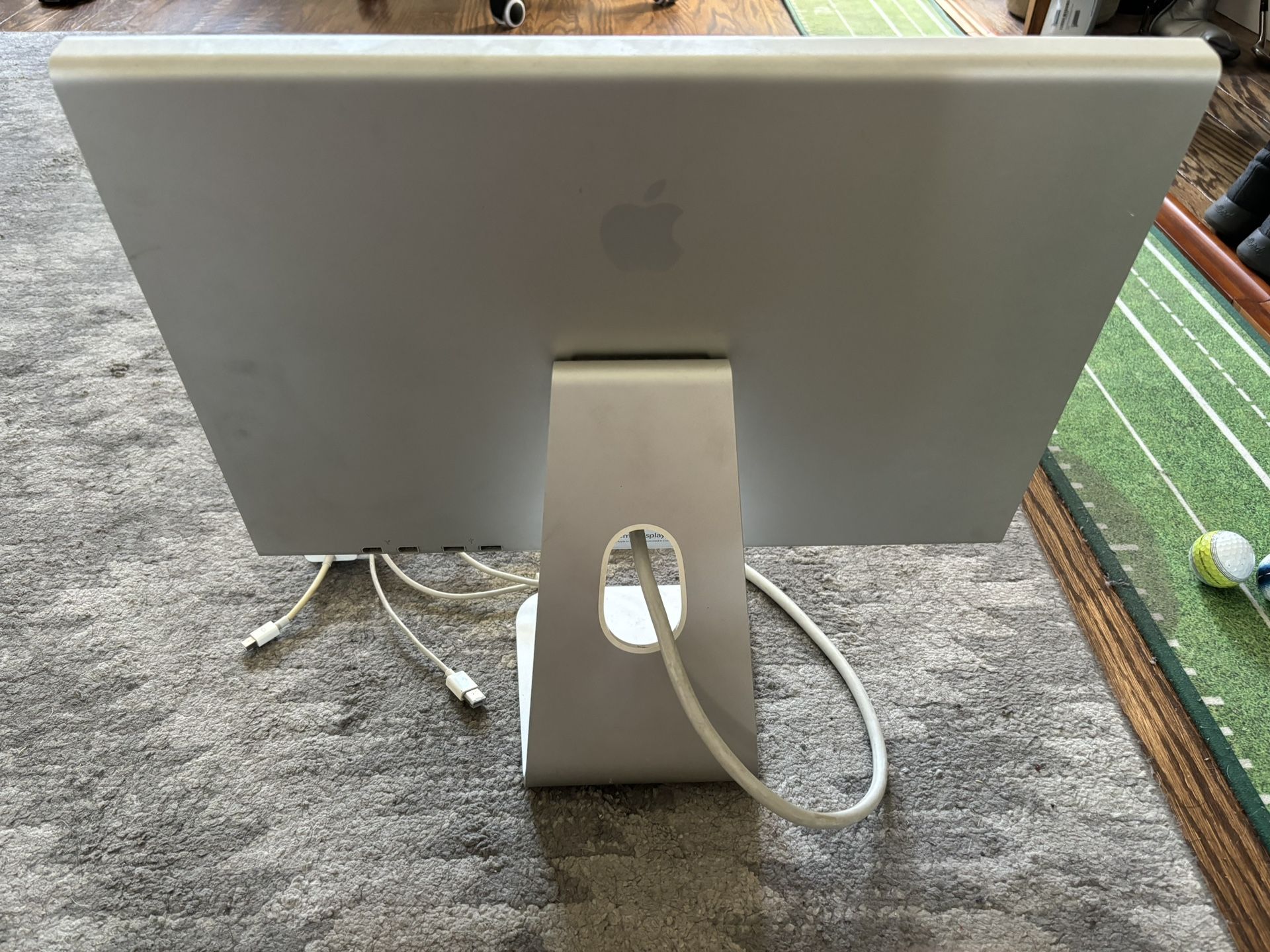 Apple Cinema Display 20”