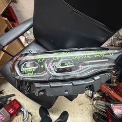 2019-22 bmw X7  right headlight
