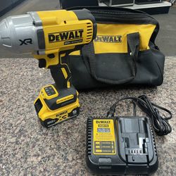 Dewalt 1/2 Impact Wrench Kit 