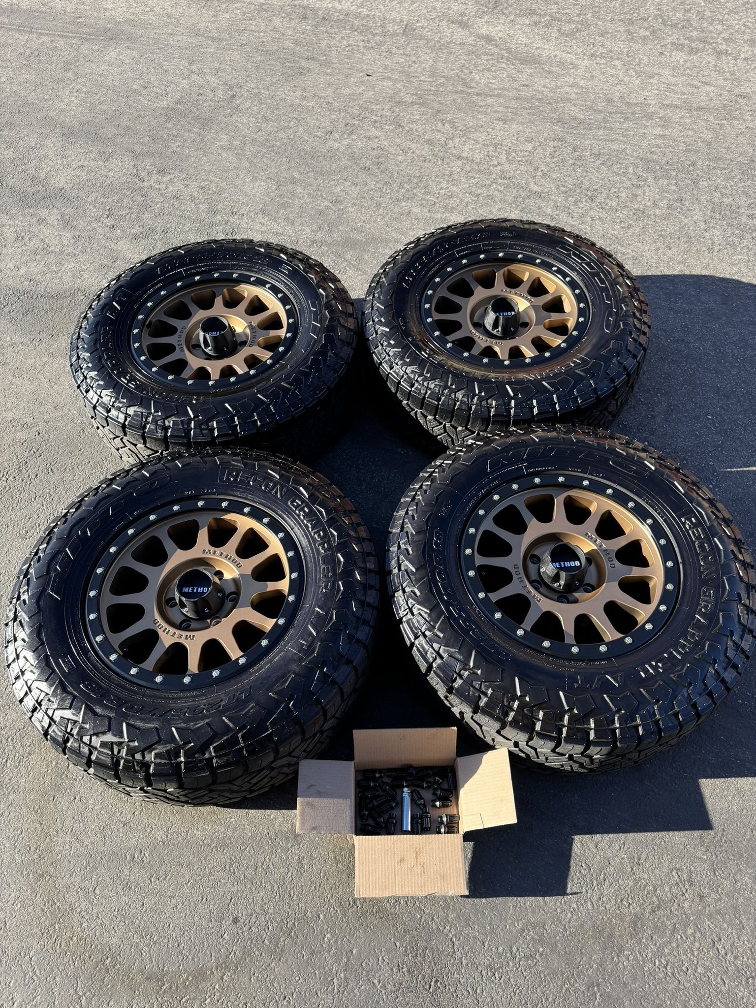 Brand New 18” Method MR305 Bronze Wheels With 35” Nitto Recon Grappler Tires Off-Road Rines 