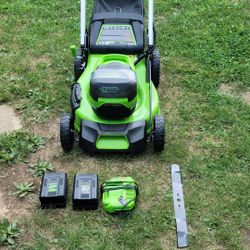 Greenworks 60v 21" Cordless Self-propelled Lawn Mower (Has extra blade) Retail $600 Never Used