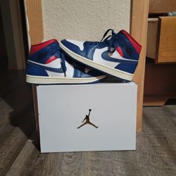 Jordan 1 Mid French Blue