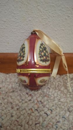 Mr. Christmas musical egg ornament.