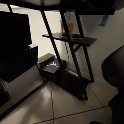 Gaming desk