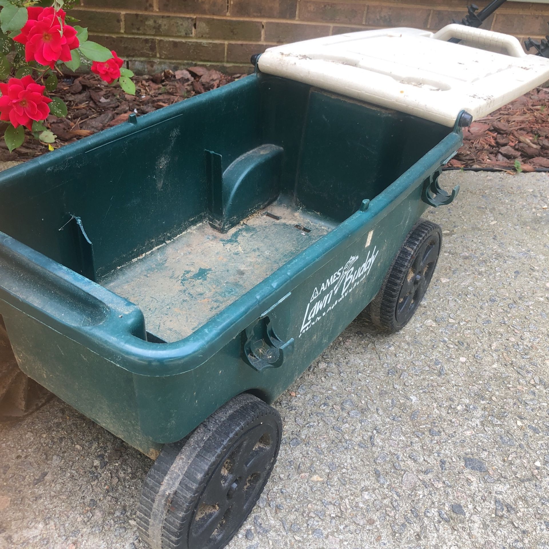 Ames Lawn Buddy Cart