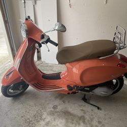 Vespa primavera 2021 150cc Like new
