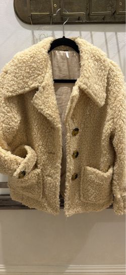 Free People Cream Teddy Bear Sherpa Jacket- size XS (fits like a small/medium)