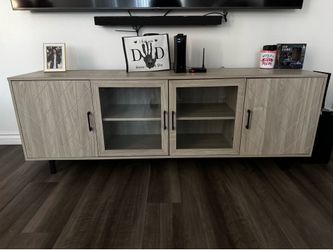 Entertainment center