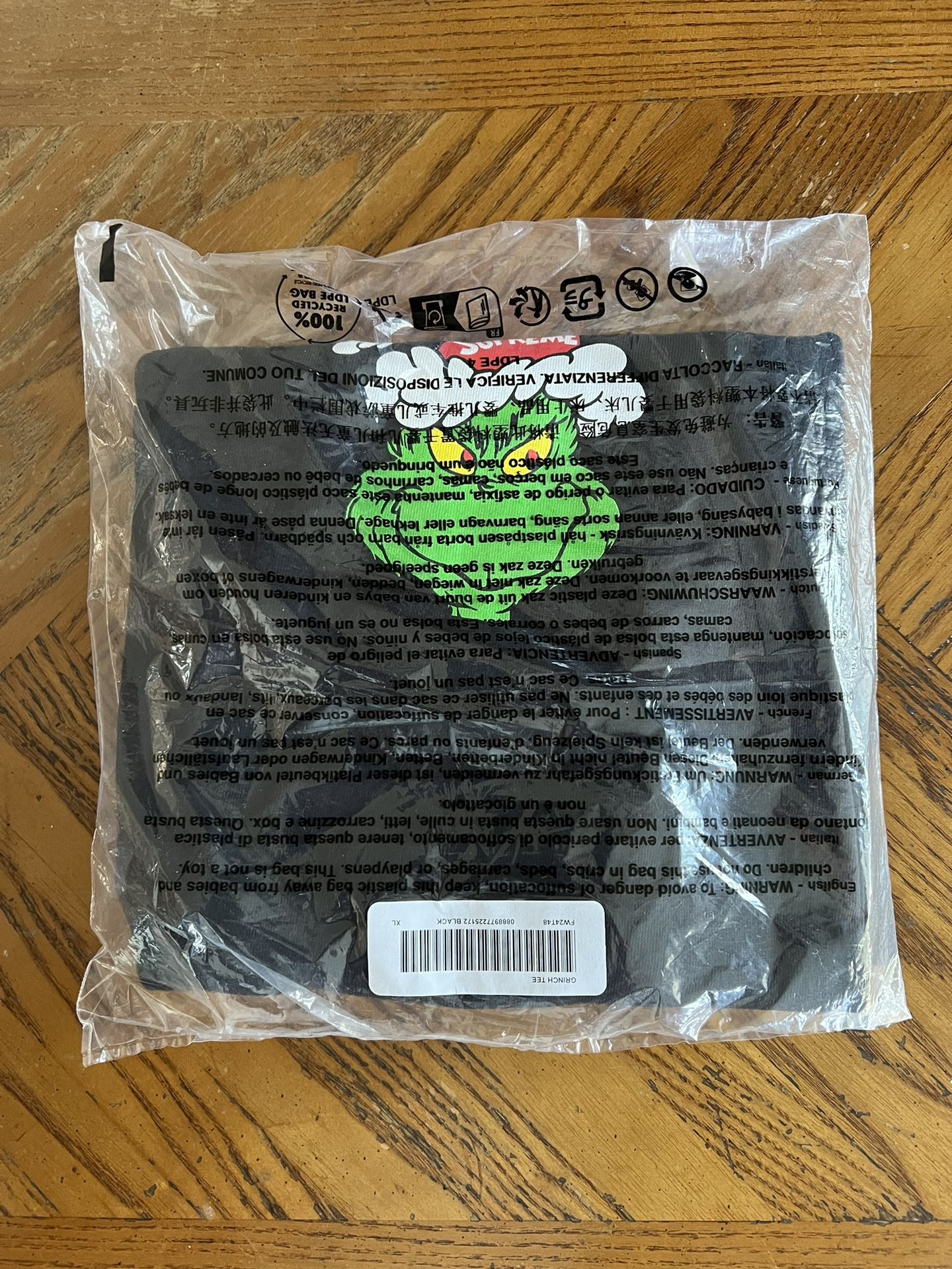 Supreme Grinch Tee Black Size XL Supreme Grinch Tee Black Size XL