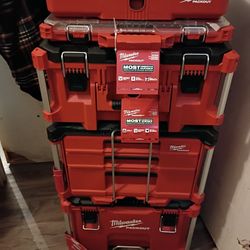 HUSBAlND HOLIDAY SPECIAL!!!! New Milwaukee Pack Out 