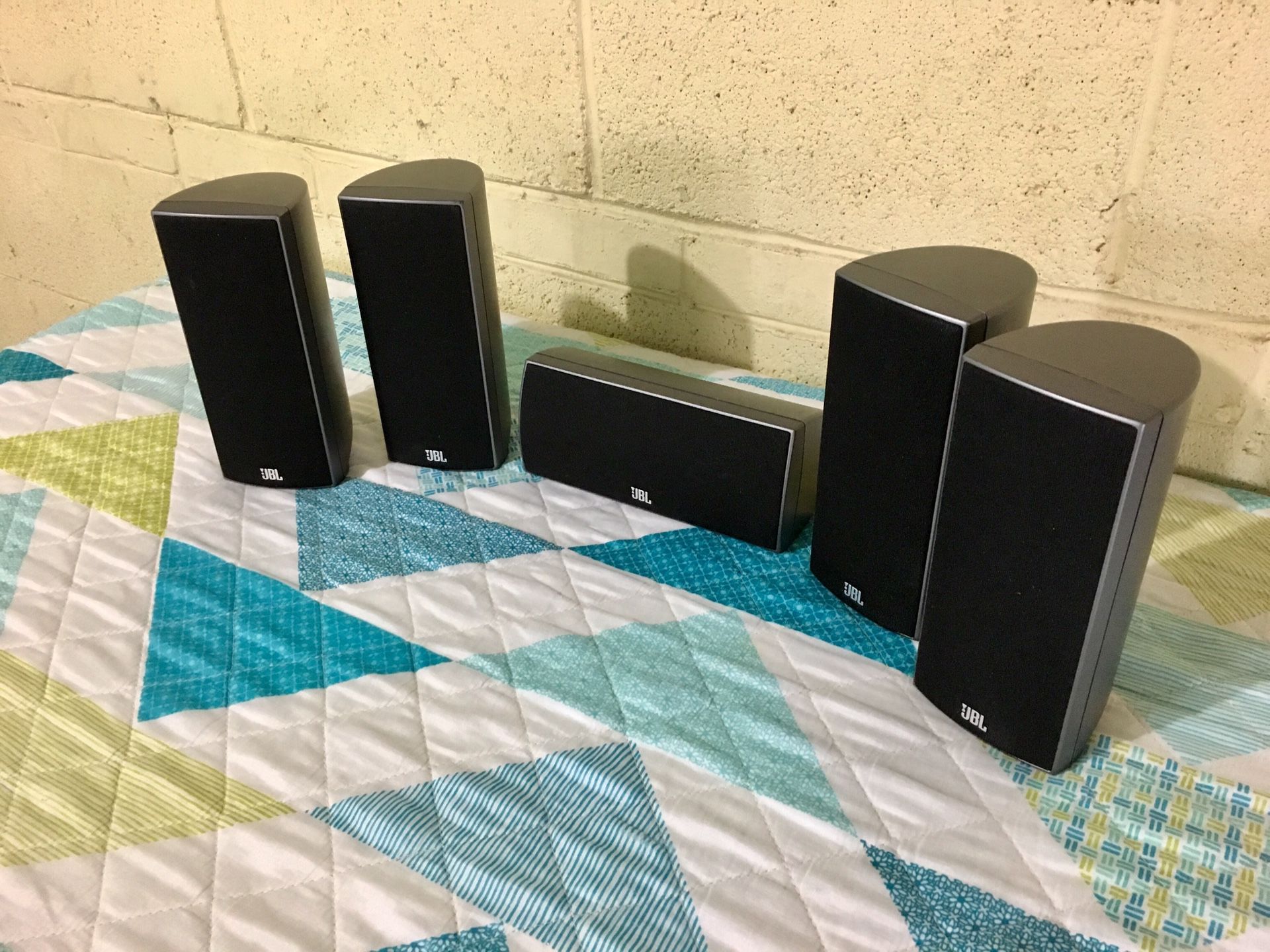 JBL Center & Satellite Speaker Set 160SICEN 160SISAT pick up skokie IL