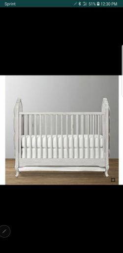 Almost new Restoration Hardware crib/toddler bed