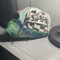 Rev1x Baseball Glove