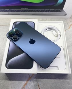 Unlocked iPhone 15 Pro Max 256GB Blue