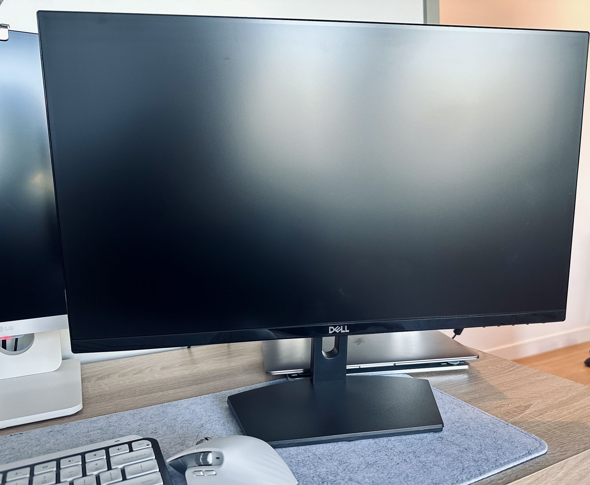 Dell 24 inch 1080 Monitor (Like New/Perfect)