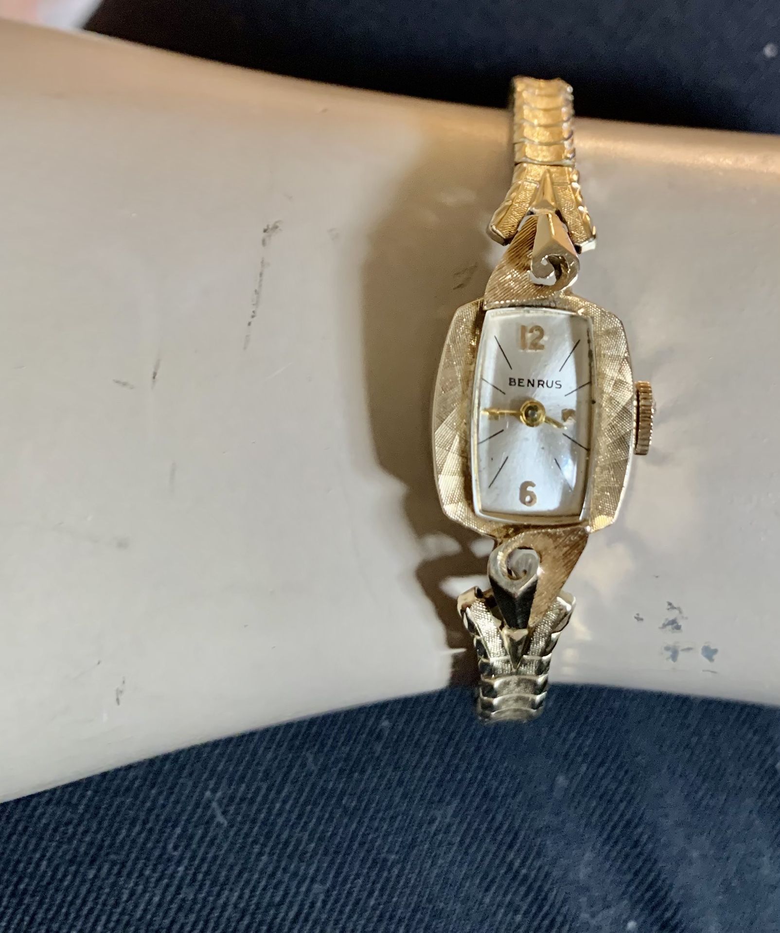 RARE VINTAGE AUTHENTIC PRE-OWNED 14K Solid Yellow Gold With twist band. diamond cut Benrus Ladies Watch