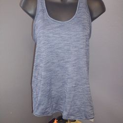 Lululemon Women's Racerback Dark Gray Tank Top Size XS Activewear
pit to pit 14.5"
