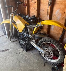 SUZUKI RM DIRT BIKE